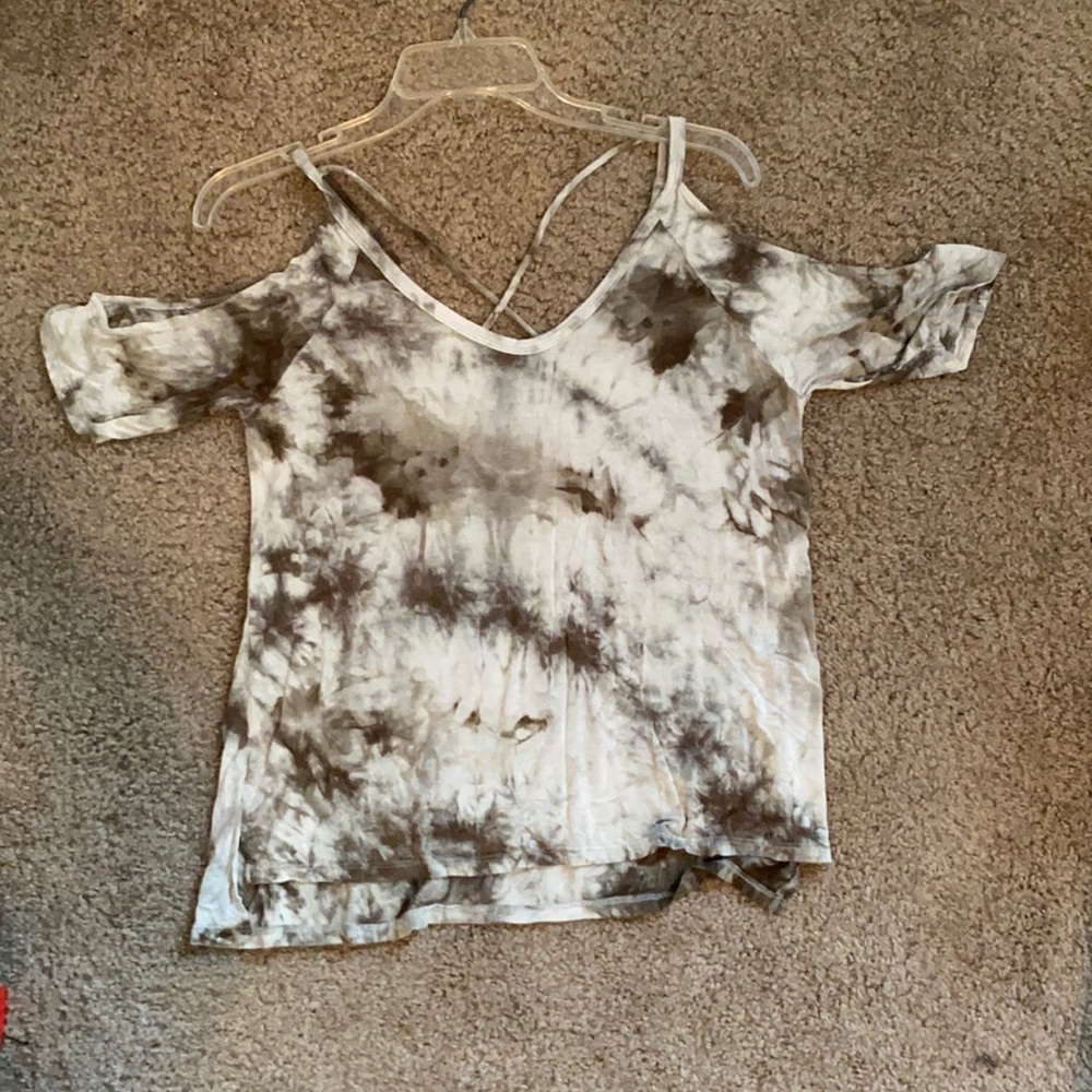 Open shoulder criss cross back women’s top